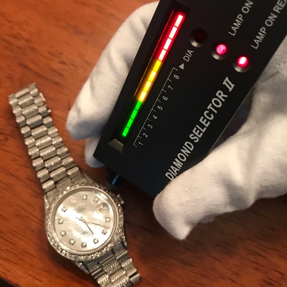 SOLD! Diamond flooded Date just Rolex - Picture 6 of 8